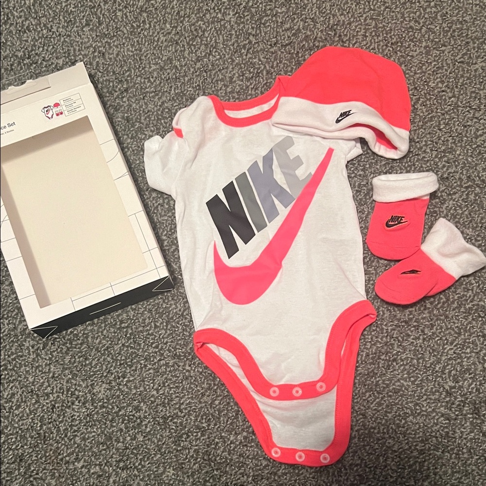 Nike Baby Girls White and Pink Swoosh One-Piece Bodysuit Set 3 pc set